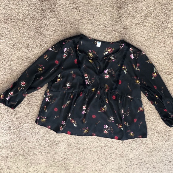 Old Navy Tops - Peasant shirt